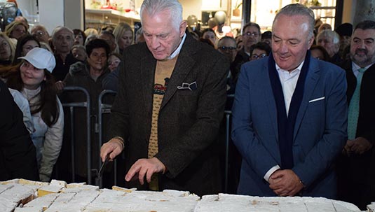 Η μεγαλύτερη βασιλόπιτα στον Δήμο Περιστερίου